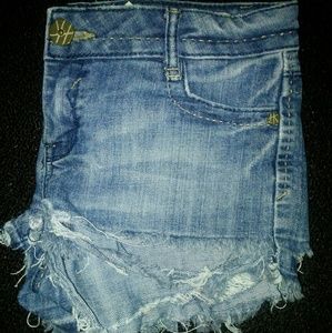 Super cute jean shorts💜